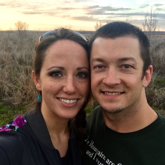 Meet your Posher, Sierra - Picture 1 of 1